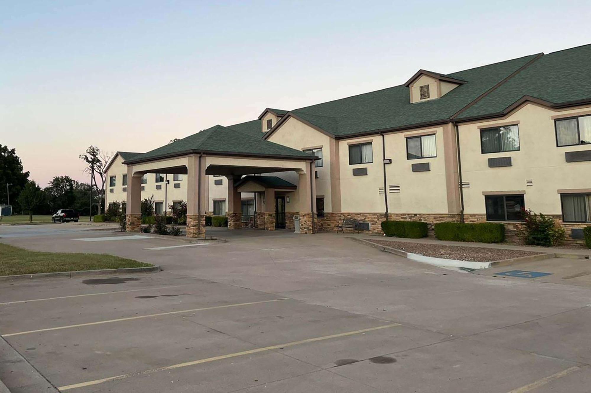 Days Inn By Wyndham Coffeyville Exterior foto